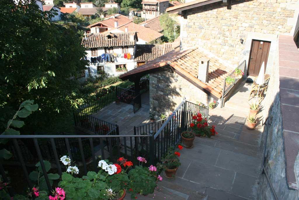 Apartamentos Casa De La Abuela Potes Esterno foto