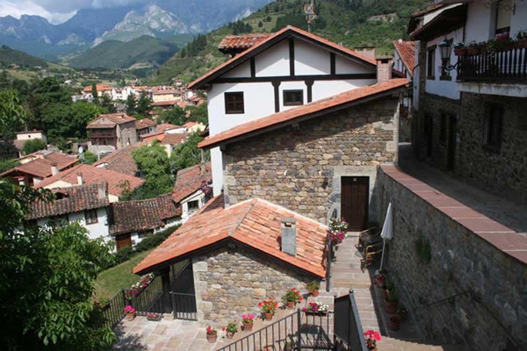 Apartamentos Casa De La Abuela Potes Esterno foto